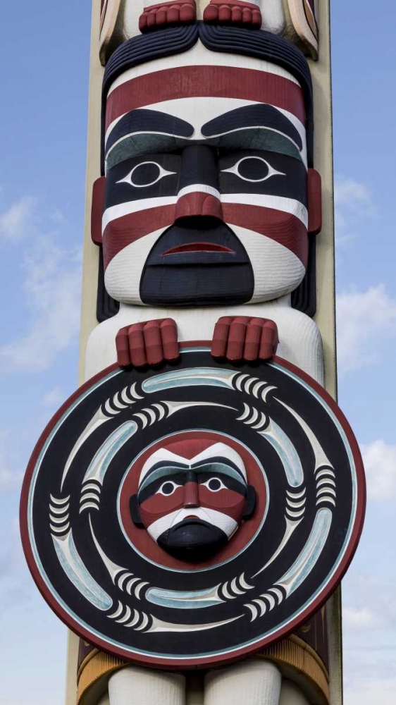 USA, Washington State, Jamestown Totem art PR